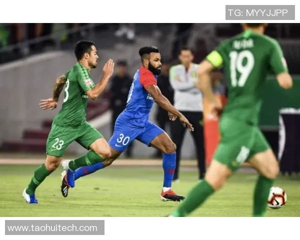 武汉足球队以74分领跑挑战赛积分榜展现强劲实力